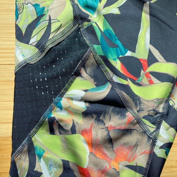 Avia Workout Capri Pants - Picture 3 of 5